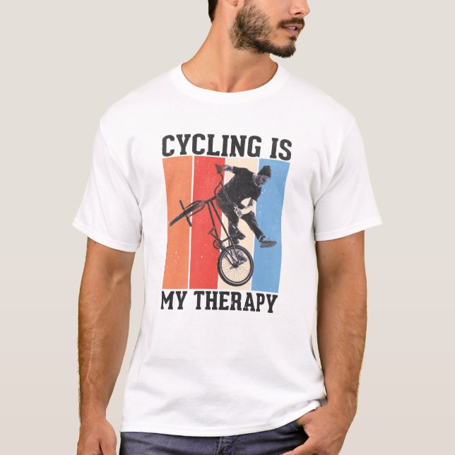 Cykling är min terapi t shirt (Framsida)