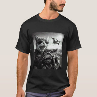 Cyklist Katt Dinosaurie Jakt Rolig Motorcykel Solg T Shirt