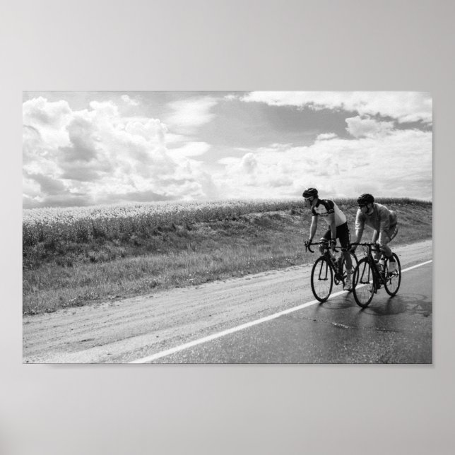 Cyklister i Vitryssland, svartvitt Poster (Framsidan)