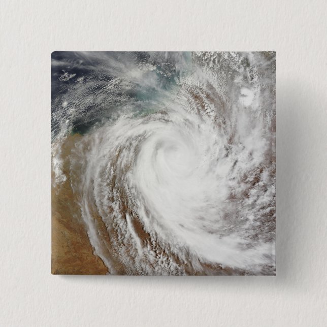 Cyklone Laurence rör sig långt in i landet Knapp (Framsida)