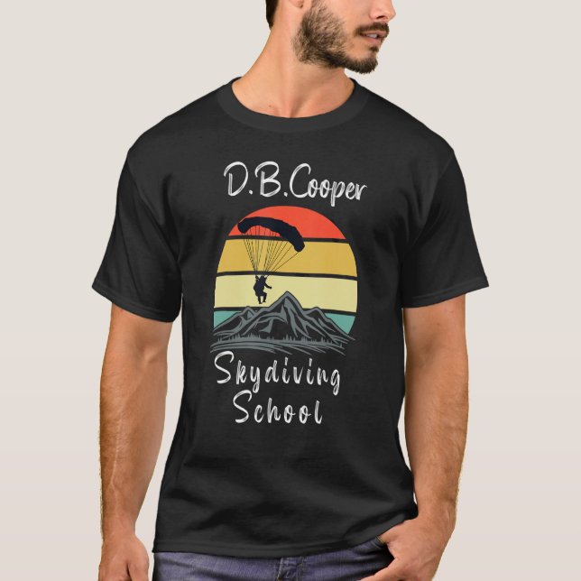 D B Coopers Skydiving School Portland Oregon Desi T Shirt (Framsida)
