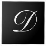 D Monogram inledande vit på svart Kakelplatta<br><div class="desc">Classic White Brev Monogram på Black Background,  D.</div>