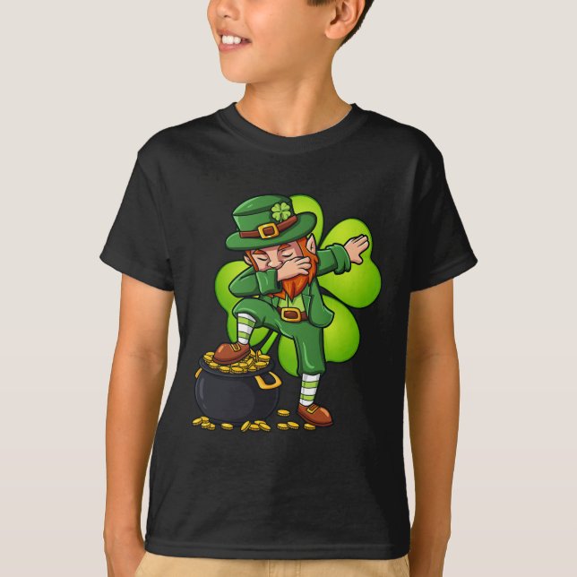 Dabba Leprechaun Med Klöver St Patrick's Day  T Shirt (Framsida)