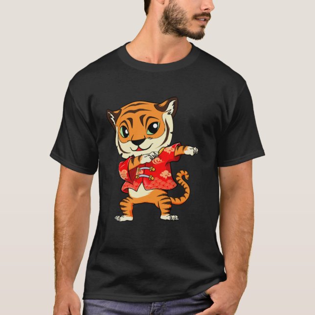 Dabbåret för tigern Lycklig kinesiska nyår 2 T Shirt (Framsida)