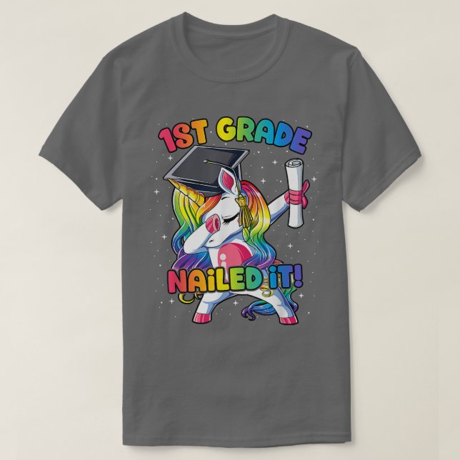 Dabbing 1:a Klass Unicorn Studenten 2022 T Shirt (Design framsida)