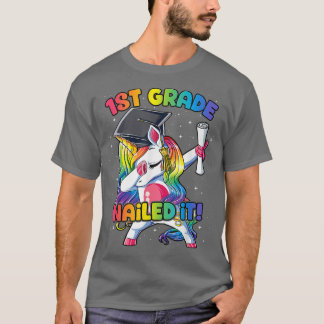 Dabbing 1:a Klass Unicorn Studenten 2022 T Shirt