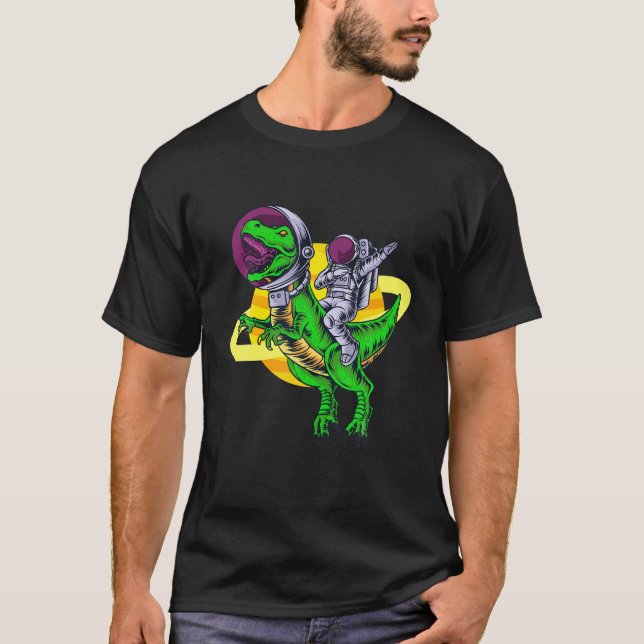 Dabbing Astronaut Riding a Rex in Space Funny Dino T Shirt (Framsida)