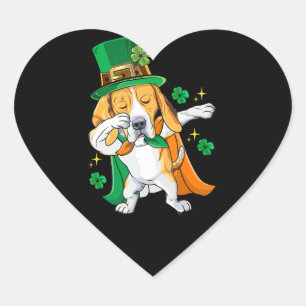 Dabbing Beagle Leprechaun St patricks day Gift Hjärtformat Klistermärke