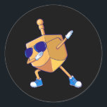 Dabbing Dreidel Hanukkah Dancing Chanukah Kids Gir Runt Klistermärke<br><div class="desc">Dabbing Dreidel Hanukkah Dancing Chanukah Kids Girls Boys</div>