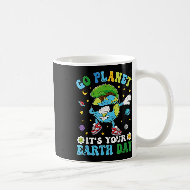 Dabbing Earth Day 2025 Groovy Go Planet Ditt E Kaffemugg (Höger)