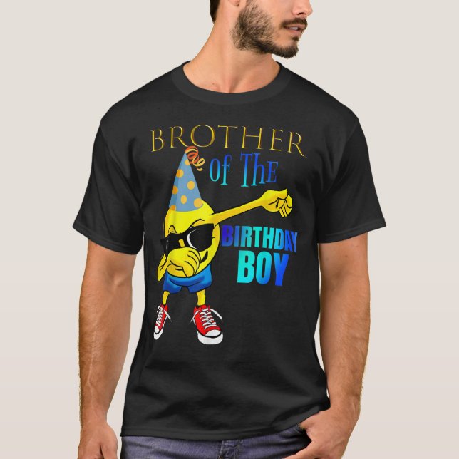 Dabbing Emoji BROTHER of Birthday Boy Party Outfit T Shirt (Framsida)
