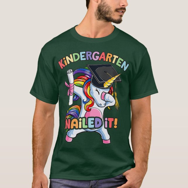 Dabbing Kindergarten Unicorn Graduation Class It T Shirt (Framsida)