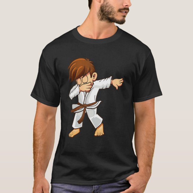 Dabbing martial artists with brown belt Karate and T Shirt (Framsida)