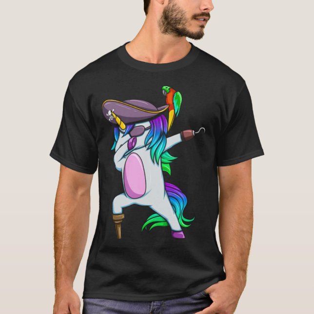 Dabbing Pirate Magical Rainbow Unicorn  Halloween T Shirt (Framsida)
