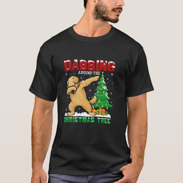 Dabbing runt Julgran Goldendoodle-Hund T Shirt (Framsida)