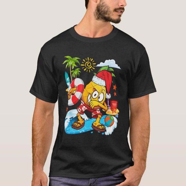 Dabbing Santa Pineapple Playing On Beach Christmas T Shirt (Framsida)