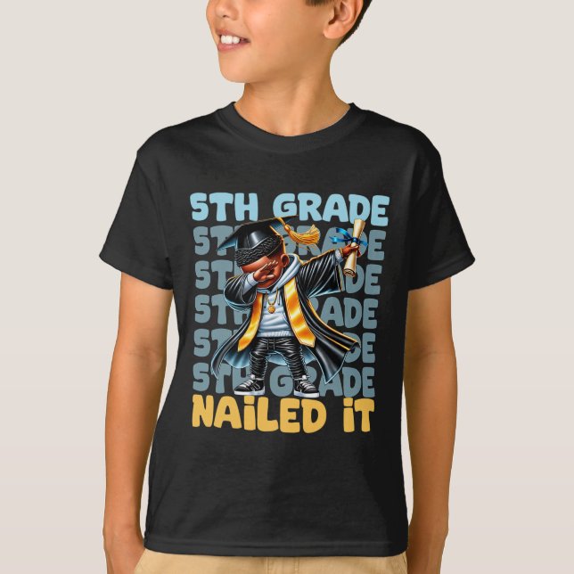 Dabbing Studenten Boy 5th Klass Nöjde KL av 2 T Shirt (Framsida)