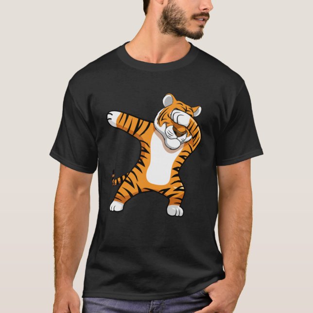 Dabbing Tiger Football Mascot Classic T-Shirt (Framsida)