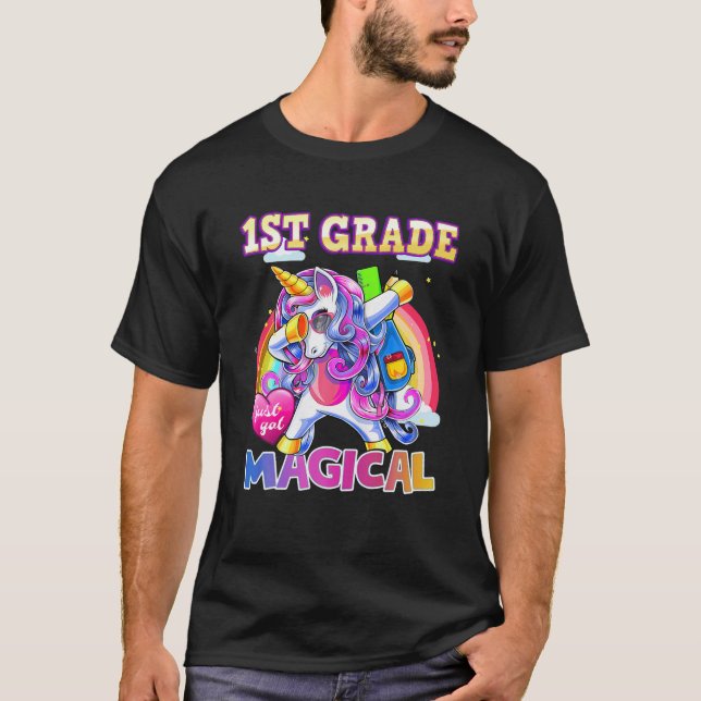 Dabbing Unicorn 1St Klass just Har Magic Tillbaka  T Shirt (Framsida)
