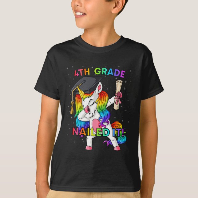 Dabbing Unicorn 4:e Klass, Nailed It Studenten Gir T Shirt (Framsida)