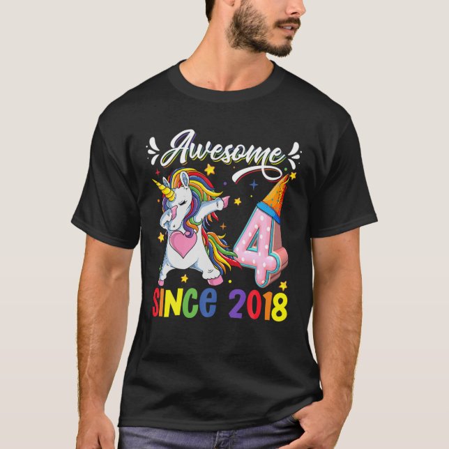 Dabbing Unicorn 4e födelsedagen Fantastisk 2018 4  T Shirt (Framsida)