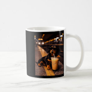 Dachshund dricker iskaffe Roligt djur meme Kaffemugg