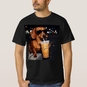 Dachshund dricker iskaffe t shirt