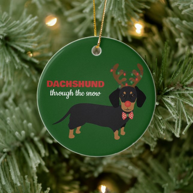 Dachshund genom Snö Cute Doxie Reindeer Hund Julgransprydnad Keramik (Träd)