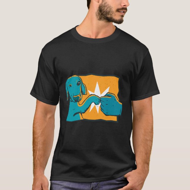 Dachshund Hund Fist Bump T Shirt (Framsida)