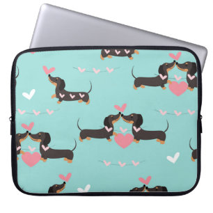 Dachshund hundar i kärlek och hjärtan, sömlösa mön laptop fodral