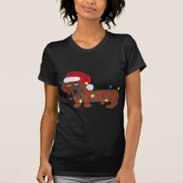 Dachshund intrasslad i julgransbelysning (röd) tee shirt