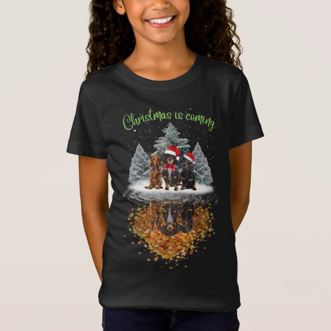 Dachshund-julen är på väg att bli Cute Hund Graphi T Shirt (Framsida)