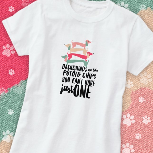 Dachshund Kärlek Dam Basic T-Shirt (Skapare uppladdad)
