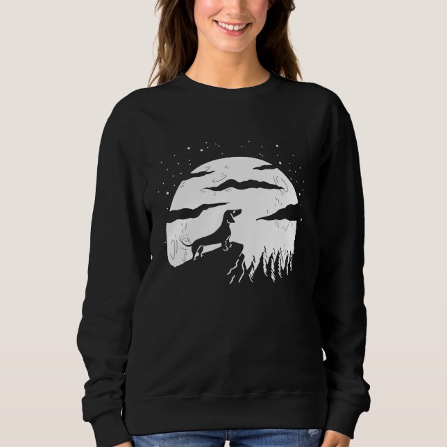 Dachshund Looking At The Moon T Shirt (Framsida)