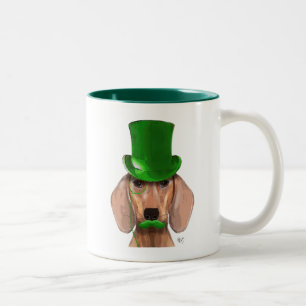 Dachshund med Grönt Top hat och mustache Två-Tonad Mugg