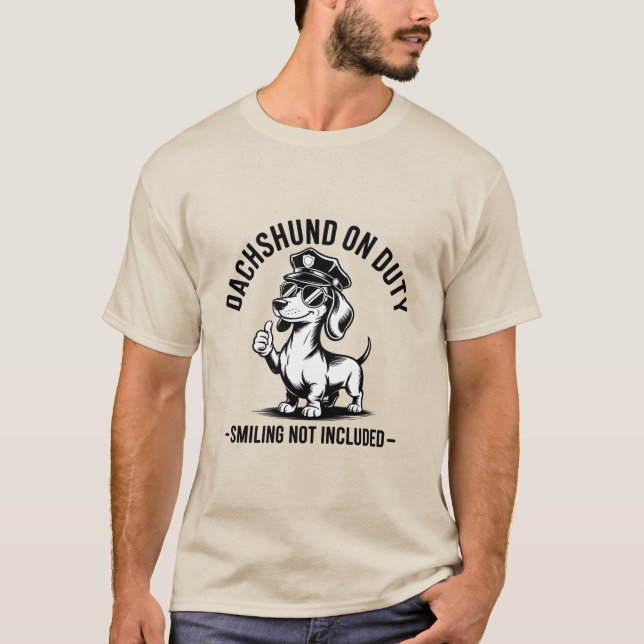 Dachshund on Duty Rolig hund Tee (Framsida)