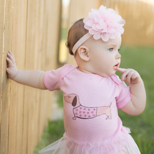 Dachshund Rosa Heart One Biet Outfit for Baby Tee Shirt (Skapare uppladdad)