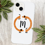 Dachshund Sause Hund Monogram iphone case<br><div class="desc">Cute och lustig dachshund,  korv hundar eller hundar i evigt rörelse. En roligt och ett unikt monogram fodral för att få dig att le. Anpassa genom att ändra eller ta bort den ursprungliga versionen.</div>