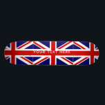 Däck för skateboard för brittisk facklig<br><div class="desc">Patriotiskt brittiskt fackligt däck för skateboard för namn för jackflaggaanpassningsbar. Den kalla träskridskon stiger ombord designen för pojkar och flickor. Rolig för barn för födelsedaggåvaidé. Personifiera med anpassningsbarnamn- eller monogrambrev. Enorm födelsedaggåvaidé för barn, son, sonson, brorson, kusin, dotter, syster, broder, mall för typografi för vänEtc. modern. Beställnings- bakgrundsfärg. Uk-flagga av...</div>