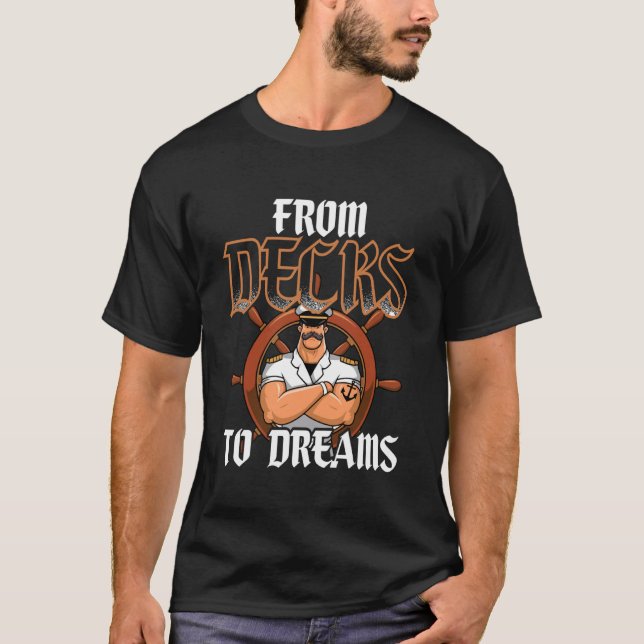 Däckspojke Sjöman Deckie från Däck till Drömmar T Shirt (Framsida)