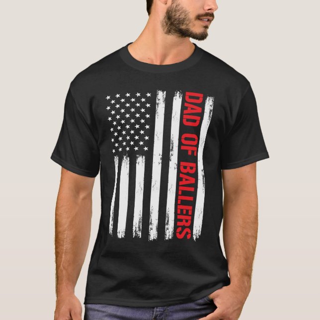 Dad Ballers American Flag Volleyball Softball Team T Shirt (Framsida)