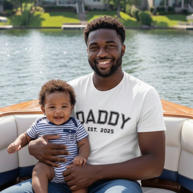 Dad Established Bold Black Name Year New Dad Gift T Shirt (Skapare uppladdad)