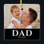 Dad Established Photo Keepsake Julgransprydnad Keramik<br><div class="desc">Personalized Dad Established photo design with classic minimalist typography. This new dad keepsake celebrates the year he became a dad and showcases a favorite family photo. A meaningful reminder of fatherhood and a heartfelt gift for a proud new dad.</div>