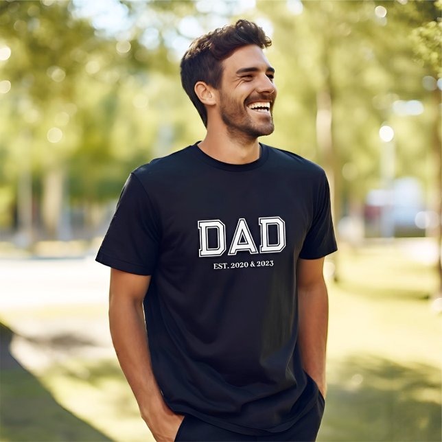 Dad Established Simple Modern Typography Black T Shirt (Modern Dad Established bold white college-style typography design. Perfect for Fathers Day!)