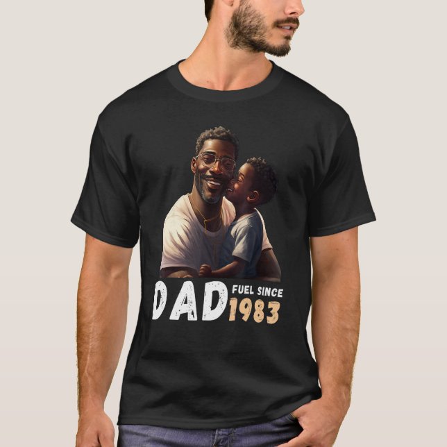 Dad Fuel Since 1983 Quote Black King Magic Fathers T Shirt (Framsida)