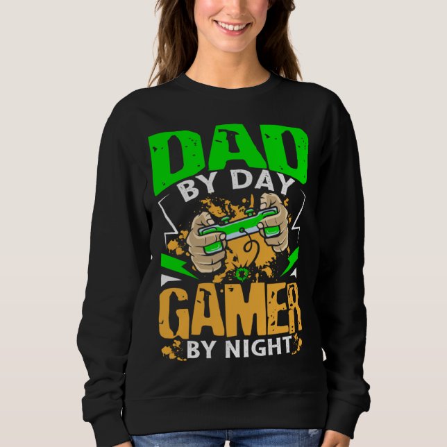 Dad Gamer At Night Fatheru2019s Day T Shirt (Framsida)