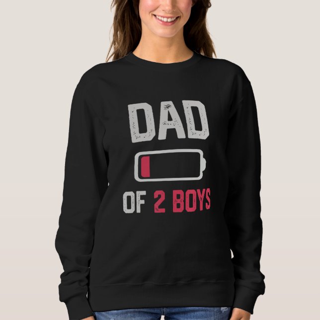 Dad of 2 Boys  Low Battery Father s Day T Shirt (Framsida)