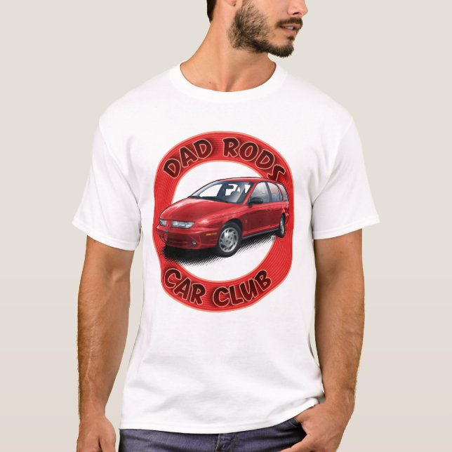 Dad Rods Car Club Red Saturn Wagon Car T-Shirt (Framsida)