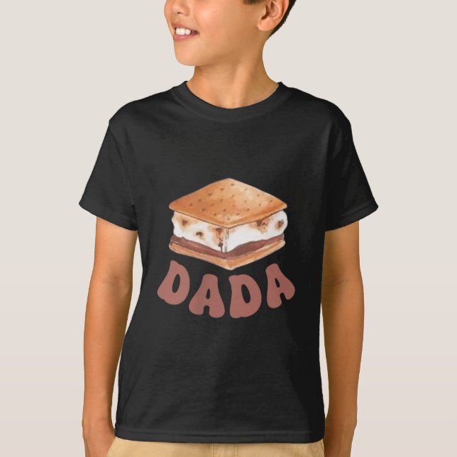 Dada Smore Första Födelsedag Camping För Att Vara  T Shirt (Framsida)