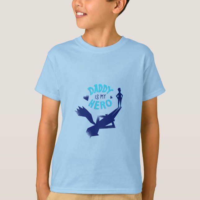 Daddy is my Hero T Shirt (Framsida)